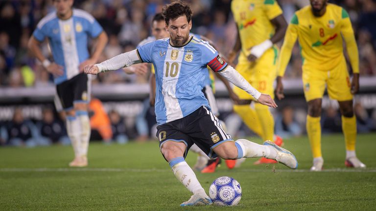 Messi scored from the penalty spot. Photo: Maxi Franzoi/AGIF/AP