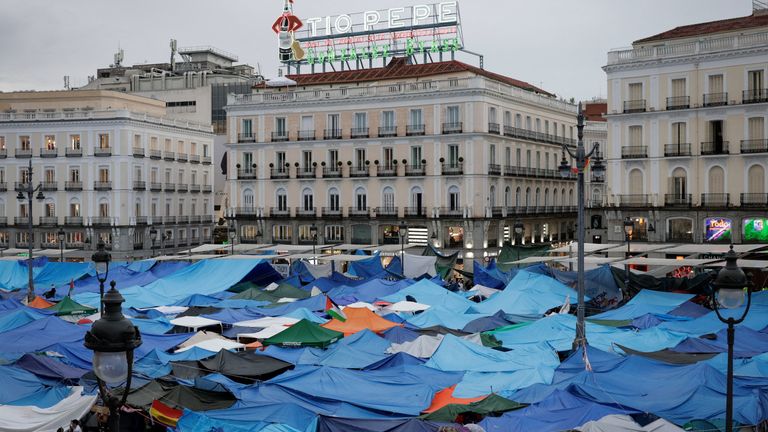  Reuters