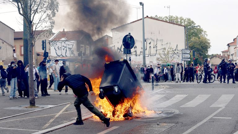  Reuters